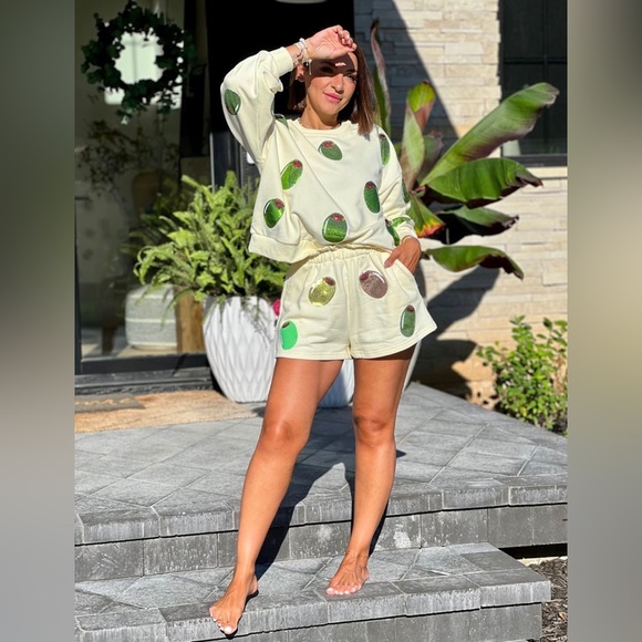 QUEEN OF SPARKLES Sequin Allover OLIVES ShortSleeve Top NWT - Picture 4 of 7